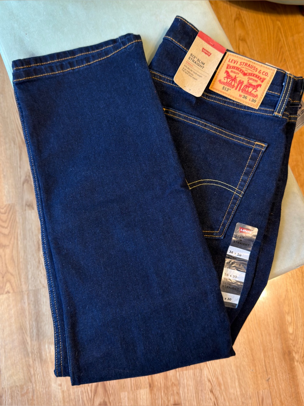 NWT Levi's Men's Dark Wash 513 Slim Straight Jeans